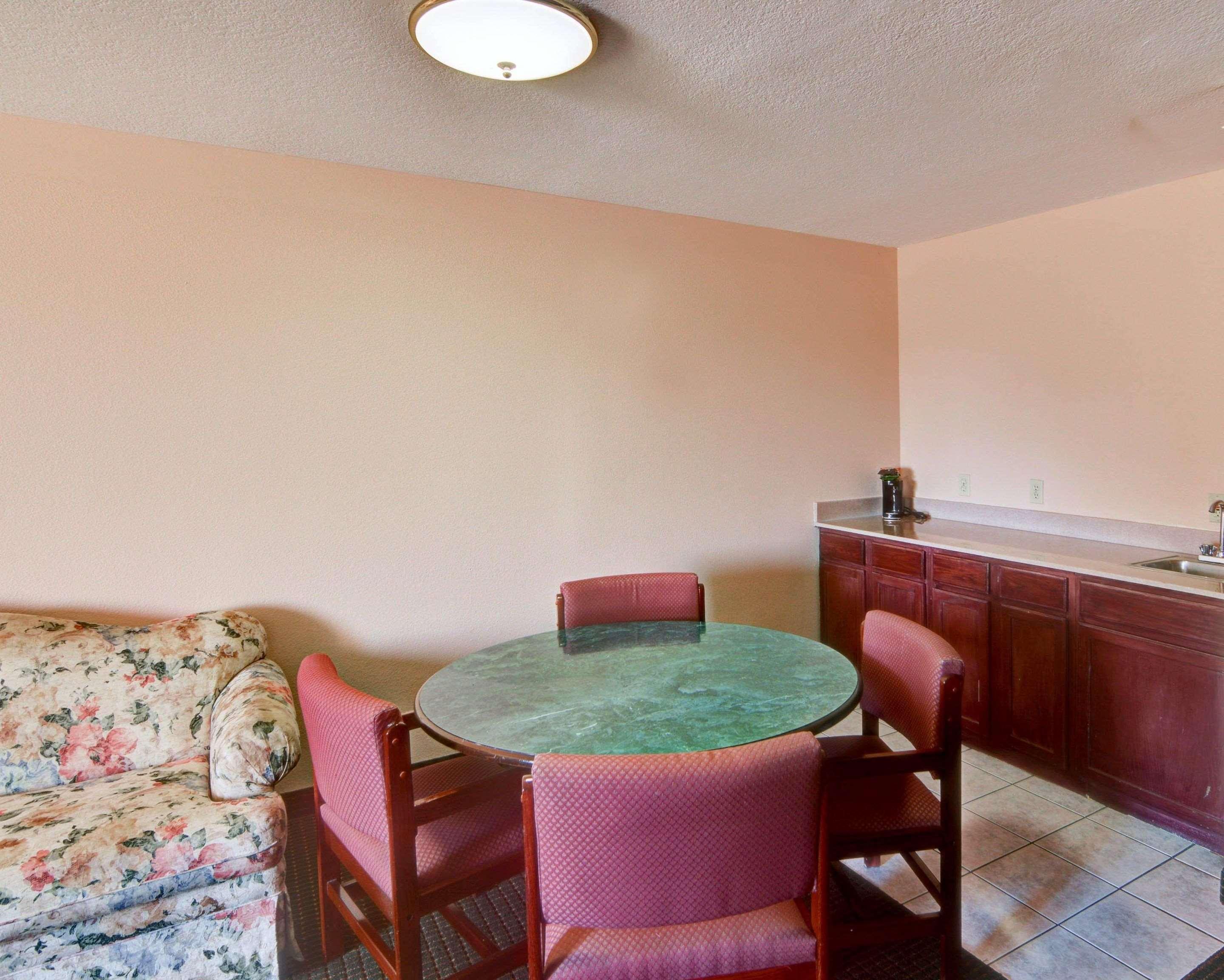 Quality Inn Forest Hill - Fort Worth South Extérieur photo