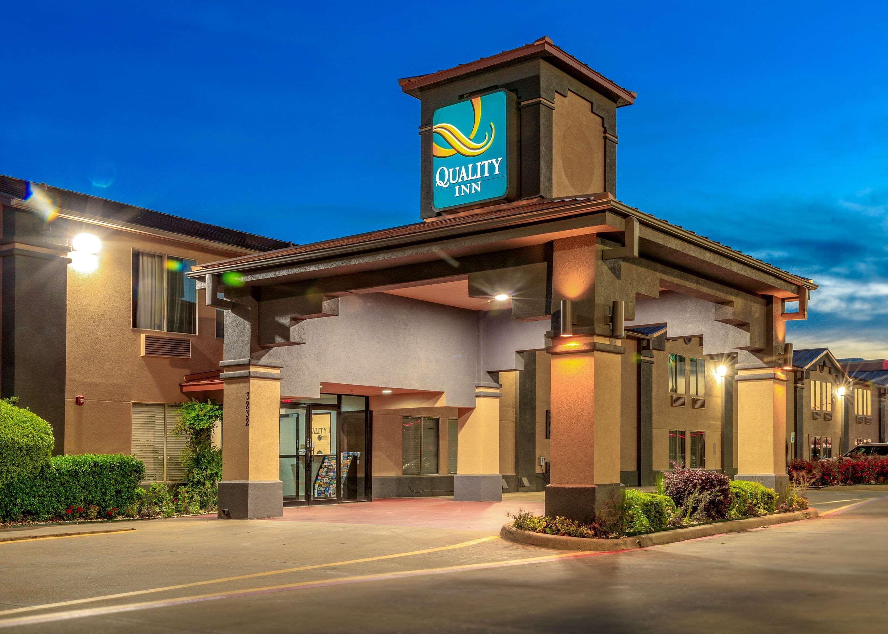 Quality Inn Forest Hill - Fort Worth South Extérieur photo